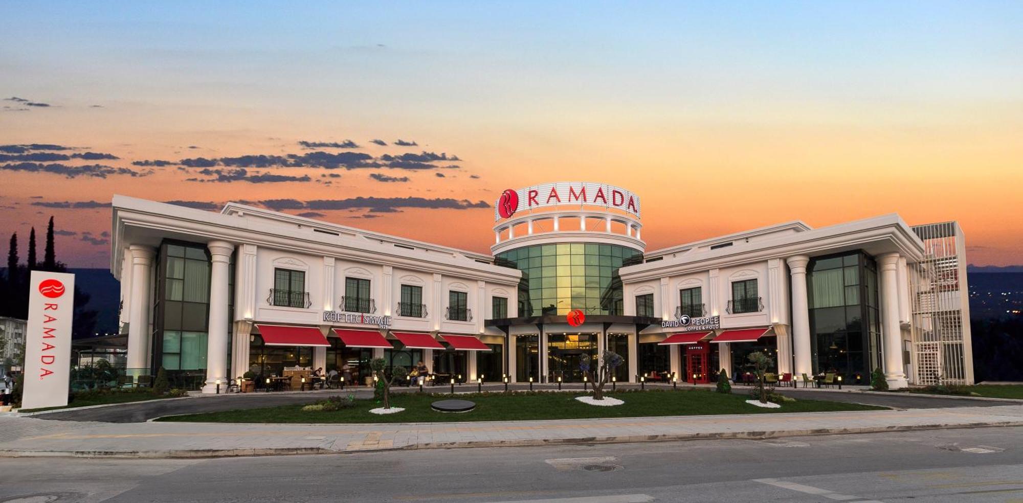 Ramada By Wyndham Sakarya Hotel Экстерьер фото