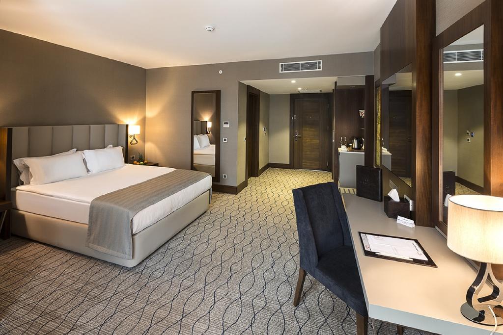 Ramada By Wyndham Sakarya Hotel Номер фото